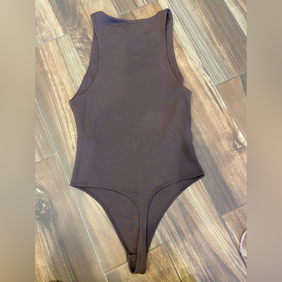 Babaton Contour High Neck Bodysuit – Chocolate Brown – Size S - Picture 7 of 7